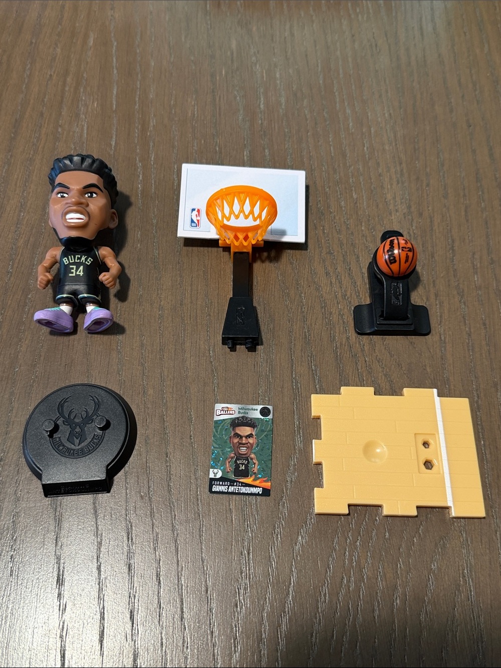 Giannis Antetokounmpo Milwaukee Bucks NBA Baller Figure with Court Accessories